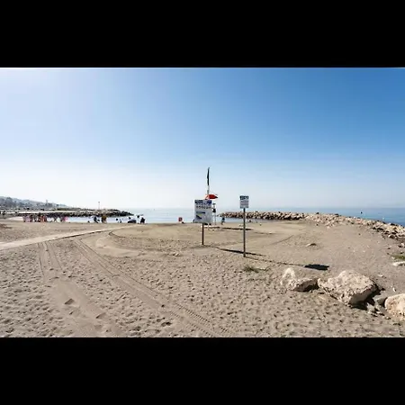 A La Orilla Del Mar